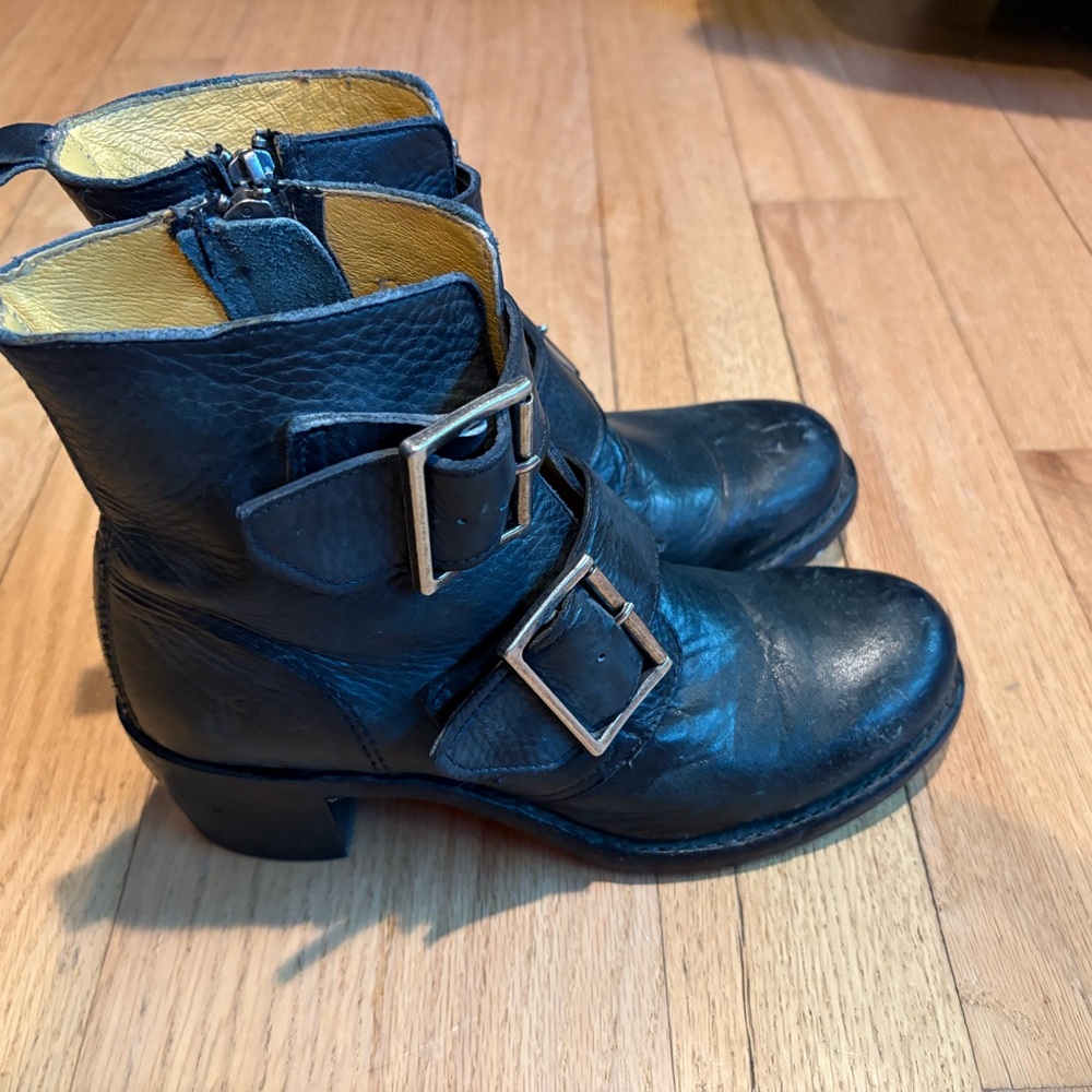 Frye Sabrina Double Buckle Black Boots Size 8